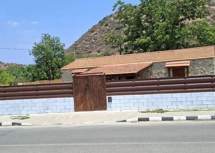 The River House Kato Pyrgos